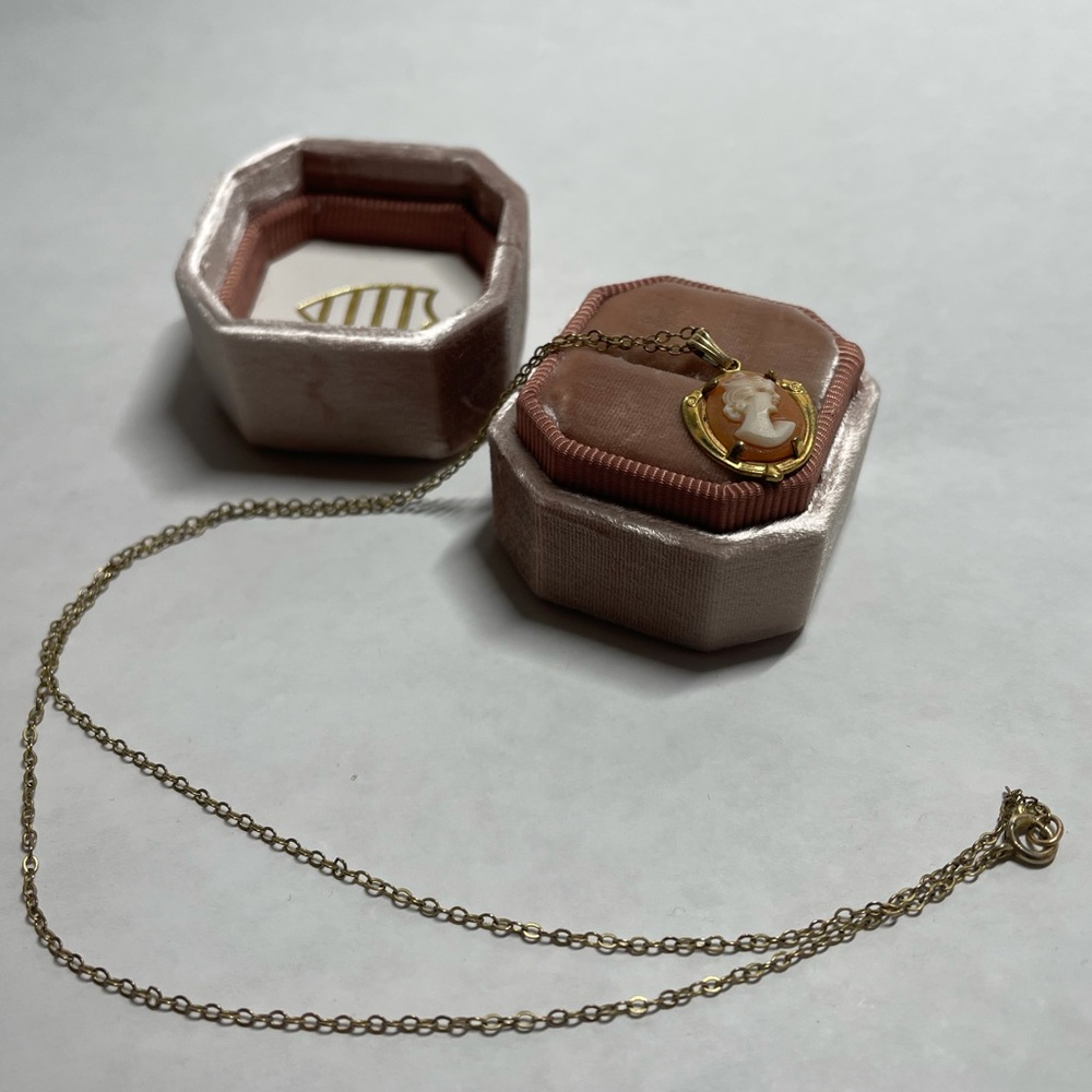 Vintage Cameo Necklace